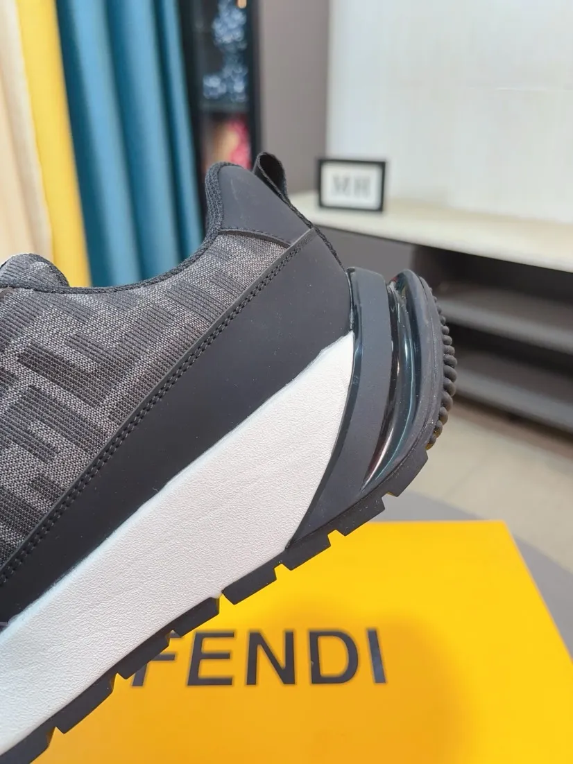 Men's Men's Shoes 💰438🌹🌹[fendi] Fendi's classic and comfortable men's, this complex sneaker is made of soft calfskin➕genuine leather lining➕original ultra-light rubber material with rough outsole. This unique light style is suitable for the casual and refined sensibility of this season. It is comfortable and natural on the feet. It is an everyday style for casual travel in autumn and winter! 38/44
